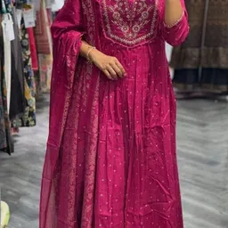 Fabinn Women Ethnic Motifs Embroidered Panelled Thread Work Kurta with Trousers & With Dupatta image 4