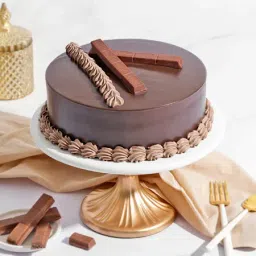 Lucious Kitkat Chocolate Cake (500 gm) image 1