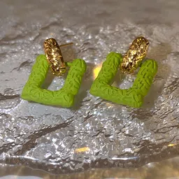 Krelin Gold-Plated Geometric Shaped Textured Drop Earrings image 4