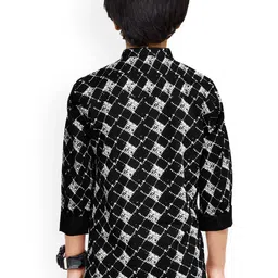 MADE IN THE SHADE Boys Geometric Printed Band Collar Pue Cotton Straight Kurtas image 4