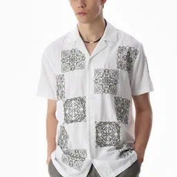 Jack & Jones Men Relaxed Fit Ethnic Motifs Printed Cuban Collar Casual Shirt image 2