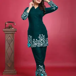 ai para couture Women Cotton Blend Kurti Pant Set-picture-31