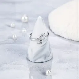 Teeragaj Hug Shaped Adjustable Finger Ring image 2