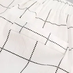 INCLUD Boys Checked Regular Fit Mid-Rise Shorts image 4