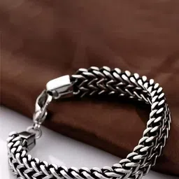 heer collection The Roadster Lifestyle Co Men Textured Dual Curb Design Chain Link Bracelet-picture-32