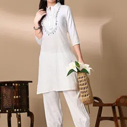 KAMAKSHI Women Striped Regular Thread Work Kurta with Pyjamas image 5