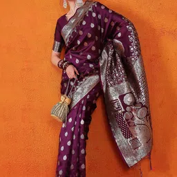 Dori Ethnic Motifs Zari Banarasi Saree image 4