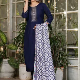 ZAIERRA Women Ethnic Motifs Embroidered Regular Thread Work Kurta Set image 2