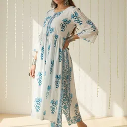 Indo Era Floral Printed Empire V-Neck Pure Cotton A-Line Kurta with Trousers-picture-16