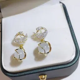 ONUYX Contemporary Studs Earrings-picture-14