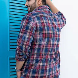 Instafab Plus Men Comfort Opaque Checked Casual Shirt image 3