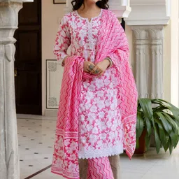 Anouk Women Floral Printed Regular Pure Cotton Kurta & Trousers With Printed Dupatta image 4