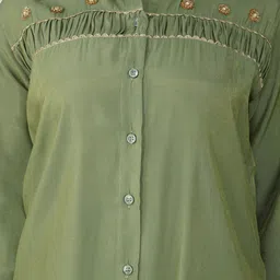 Bindigasm Suhani Embroidered Three-Quarter Sleeves Shimmer Shirt With Trouser image 2