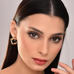 Reenisaa Square Studs Earrings image 4