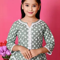 ikonic fashion Girls Festive & Party Kurta and Sharara Set (Green Pack of 1) image 2