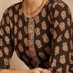 CHETI Paisley Printed Sequinned Straight Kurta image 3