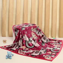 Monte Carlo Red & White Cartoon Printed Mild Winter 600 GSM Single Bed Blanket image 2