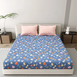 DREAM WEAVERZ Blue & Red Floral Printed 260 TC King Bedsheet Set 2.35mx 2.55m image 2