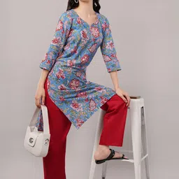 EELIKA Women Floral Printed Indie Florals Kurta-image-2