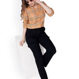 Kraus Jeans Women Relaxed Loose Fit High-Rise Cargos Trousers image 5