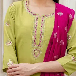 SKYLEE Women Floral Embroidered Regular Sequinned Kurta with Trousers & With Dupatta image 4