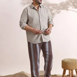 Instafab Plus Size Comfort Self Design Relaxed Fit Casual Shirt image 2