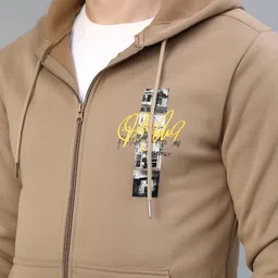 LIMEROAD Men Printed Hooded Sweatshirt image 4