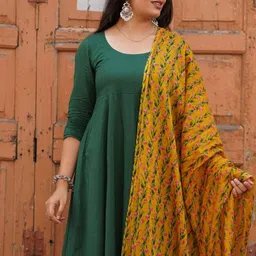 Anni Designer Women Floral Panelled Kurta with Trousers & With Dupatta image 5