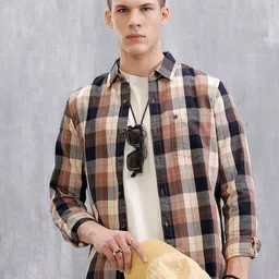 WROGN Comfort Cutaway Collar Checked Cotton Opaque Shirt-image-12