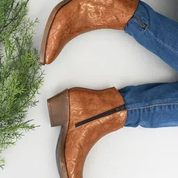 San Frissco Women Textured Block-Heeled Regular Boots image 3