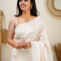 FLUXUS Woven Design Banarasi Saree With Blouse Piece image 4