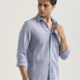 Blu MNKY Men Smart Fit Solid Spread Collar Casual Shirt image 4