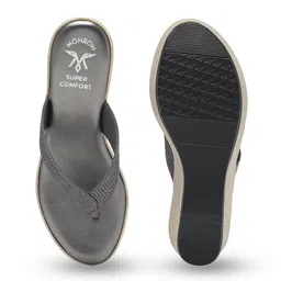 Monrow Women PU Wedge Sandals image 5