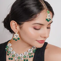 Divisha Gold-Plated Jewellery Set image 4