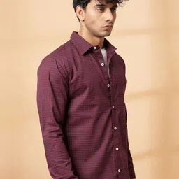 Rigo Men Spread Collar Micro Checked Cotton Casual Shirt image 3