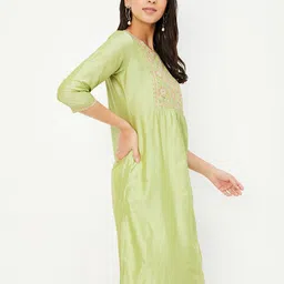 max Floral Yoke Design Thread Work Straight Kurta image 2