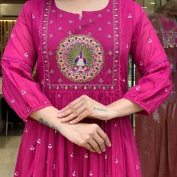 GEN Z TRENDS Women Ethnic Motifs Printed Anarkali Kurta with Trouser & Dupatta image 5