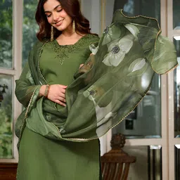 J.KANJI Women Thread Work Straight Kurta with Trousers & Dupatta image 2