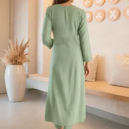 DIVASTRI Round Neck Kurta With Palazzos & Dupatta image 2