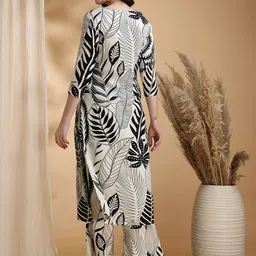 KALINI WomenPrinted Regular Kurta with Palazzos image 3