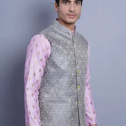 Wintage Men Paisley Regular Kurta with Pyjamas image 3