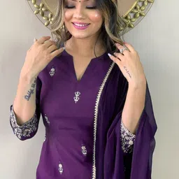 sweetpel Women Ethnic Motifs Embroidered Kurta with Trousers & Dupatta image 5