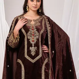 Futra Gabha Ethnic Motifs Embroidered Dress image 2