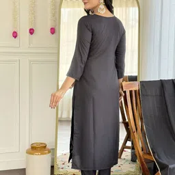 Suha Women Floral Embroidered Regular Thread Work Kurta with Trousers & With Dupatta image 4