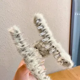 Axpro Women Set of 2 Fur Grip T Shape Claw Clip image 4