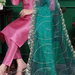 AVNISA ENTERPRISE Women Ethnic Motifs Embroidered Kurta with Trousers & Dupatta image 2