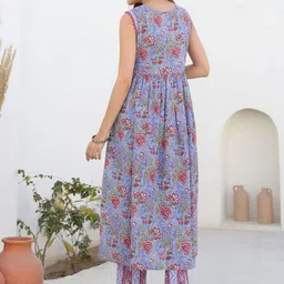 KALINI Women Floral Printed Regular Pure Cotton Kurta with Trousers image 4