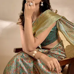 BAFNA MENS WEAR Ethnic Motifs Zari Silk Blend Handloom Saree image 4