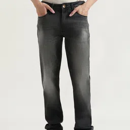 United Colors of Benetton Men Straight Fit Mid-Rise Light Fade Jeans-picture-39