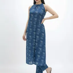 fusion by glitchez Women Ethnic Motifs Printed Regular Kurta with Trousers image 5